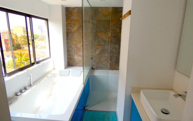 Fully Remodeled and Furnished Apartment with Private Balcony and Modern Amenities in Laureles