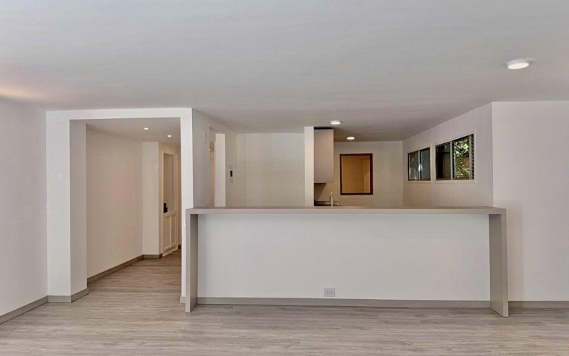 Newly Remodeled Luxury Apartment in El Poblado with Prime Location and Modern Finishes