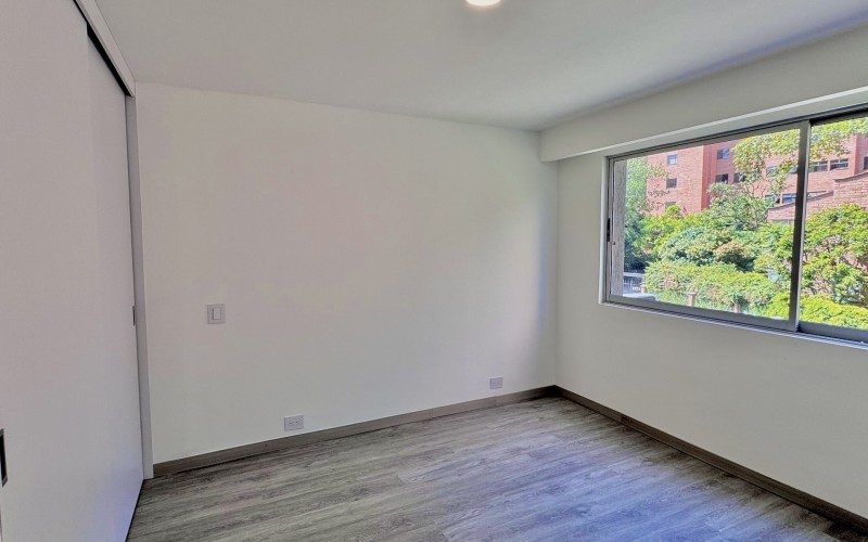 Newly Remodeled Luxury Apartment in El Poblado with Prime Location and Modern Finishes