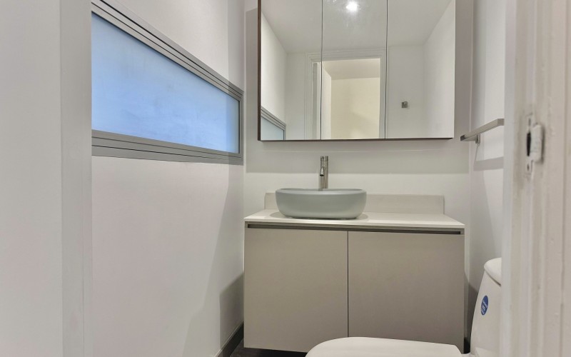 Newly Remodeled Luxury Apartment in El Poblado with Prime Location and Modern Finishes