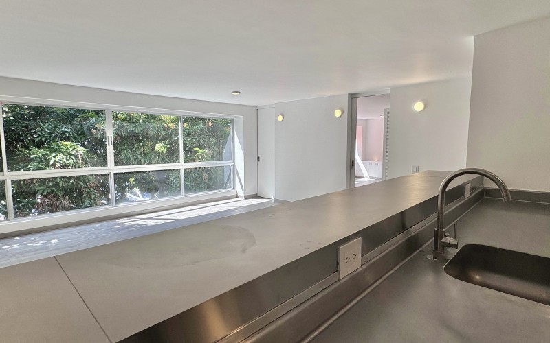 Newly Remodeled Luxury Apartment in El Poblado with Prime Location and Modern Finishes
