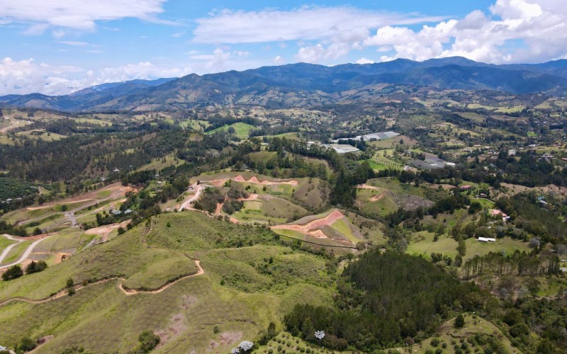 Large 18,700 m² Lot for Sale in Exclusive El Retiro, Antioquia Parcelation – Perfect for Your Dream Home