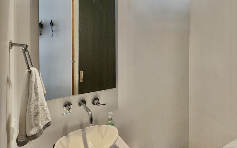 3-Story House in Gated Community in Rionegro – Spacious Living, Garden with Jacuzzi, and 24/7 Security