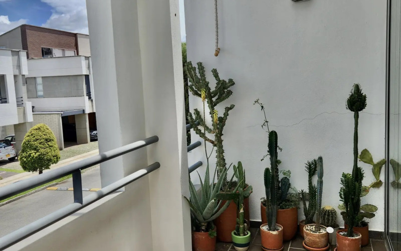 3-Story House in Gated Community in Rionegro – Spacious Living, Garden with Jacuzzi, and 24/7 Security