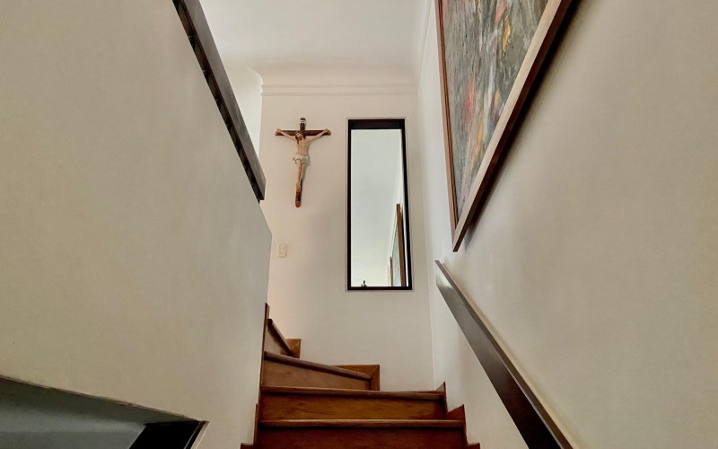 Spacious 215m2 Apartment in Exclusive Gated Community with Terrace and 4 Bedrooms in El Poblado