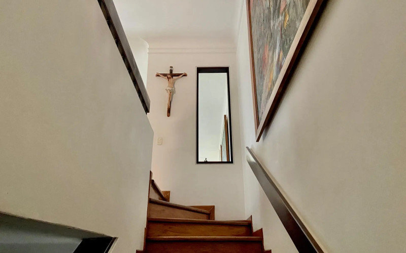 Spacious 215m2 Apartment in Exclusive Gated Community with Terrace and 4 Bedrooms in El Poblado