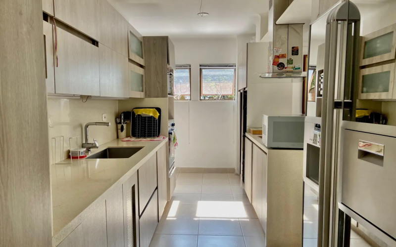 Spacious 215m2 Apartment in Exclusive Gated Community with Terrace and 4 Bedrooms in El Poblado