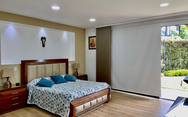 Country House in Llanogrande, Rionegro – Spacious Living, Nature, and 24/7 Security