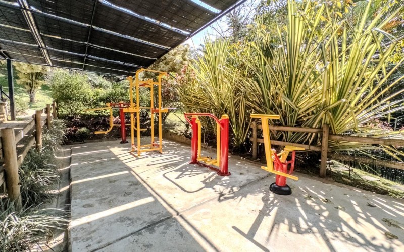 Spacious 3-Bedroom Apartment in El Poblado with Amenities, Strategic Location