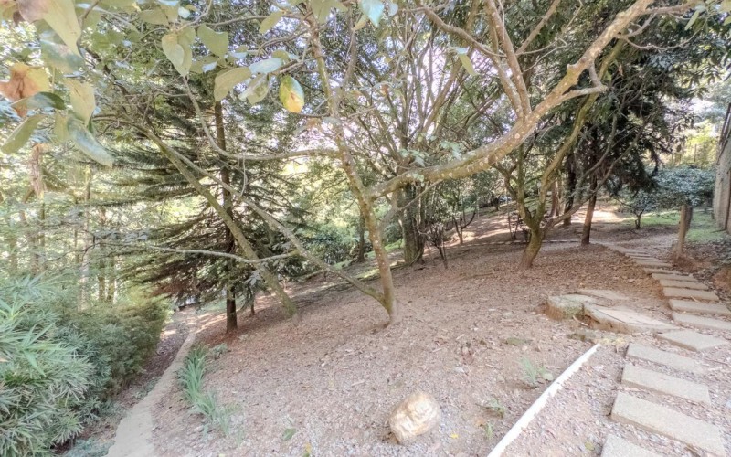 Spacious 3-Bedroom Apartment in El Poblado with Amenities, Strategic Location