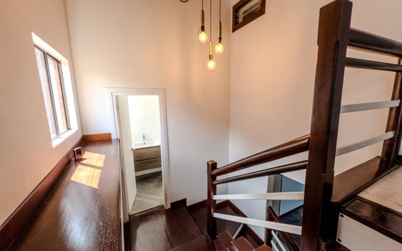 Spacious 3-Bedroom Apartment in El Poblado with Amenities, Strategic Location
