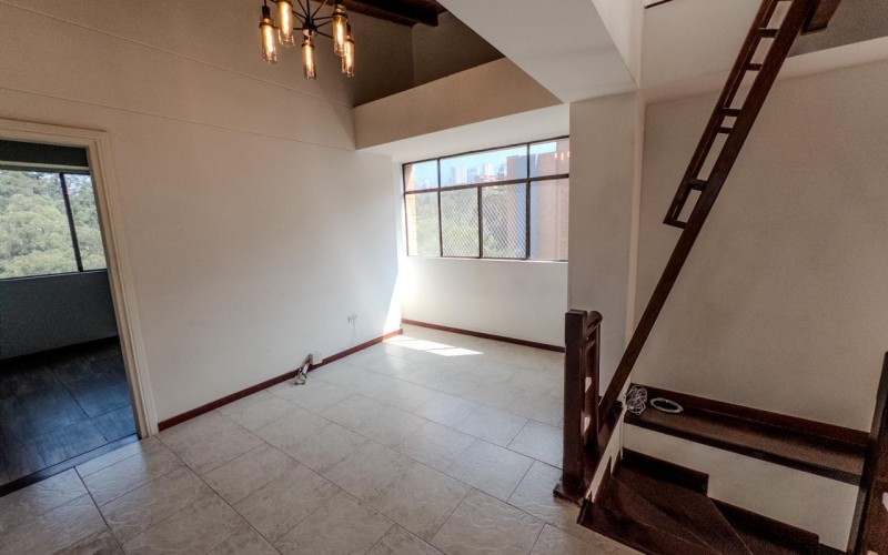 Spacious 3-Bedroom Apartment in El Poblado with Amenities, Strategic Location
