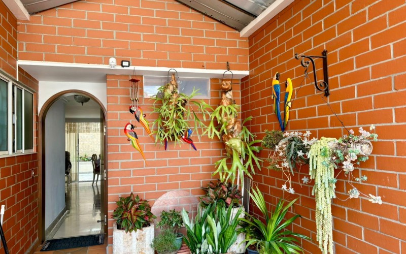 House for Sale in La Mota, Medellín – Perfect for Your Family