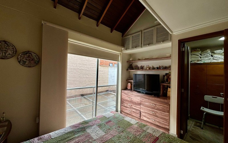 House for Sale in La Mota, Medellín – Perfect for Your Family