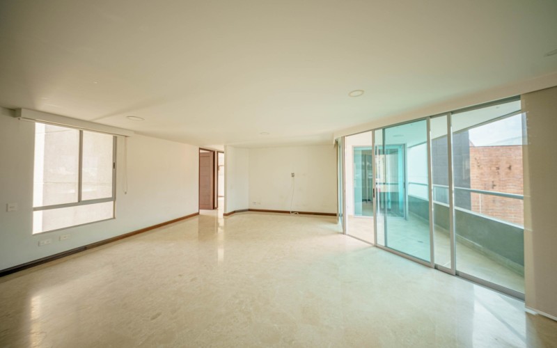 Exclusive 3-Bedroom Apartment for Sale in Laureles – Quiet, Private, and Steps from UPB