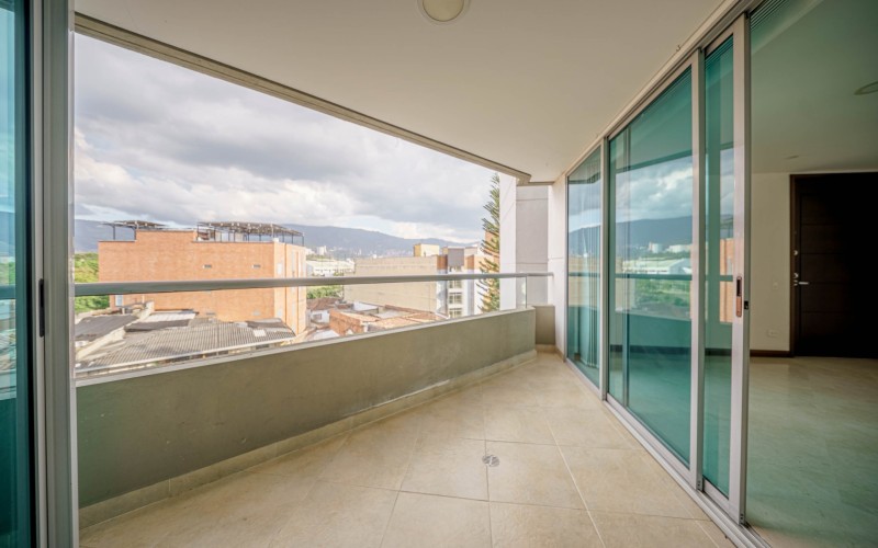 Exclusive 3-Bedroom Apartment for Sale in Laureles – Quiet, Private, and Steps from UPB