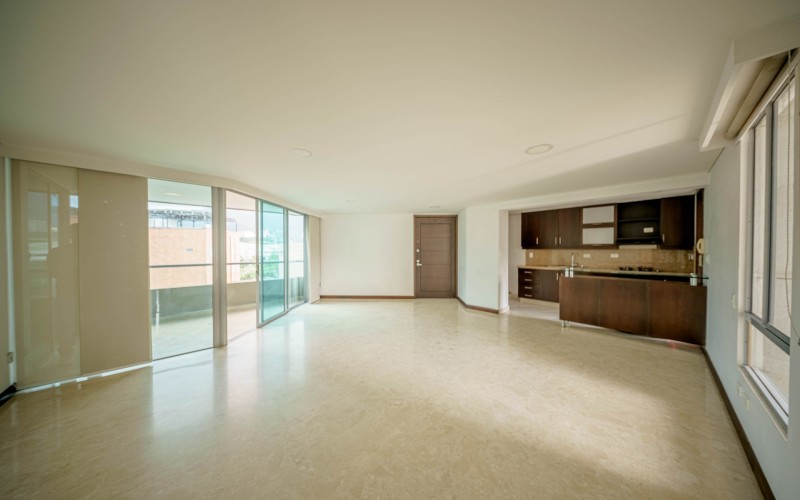 Exclusive 3-Bedroom Apartment for Sale in Laureles – Quiet, Private, and Steps from UPB