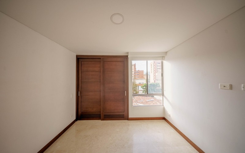 Exclusive 3-Bedroom Apartment for Sale in Laureles – Quiet, Private, and Steps from UPB