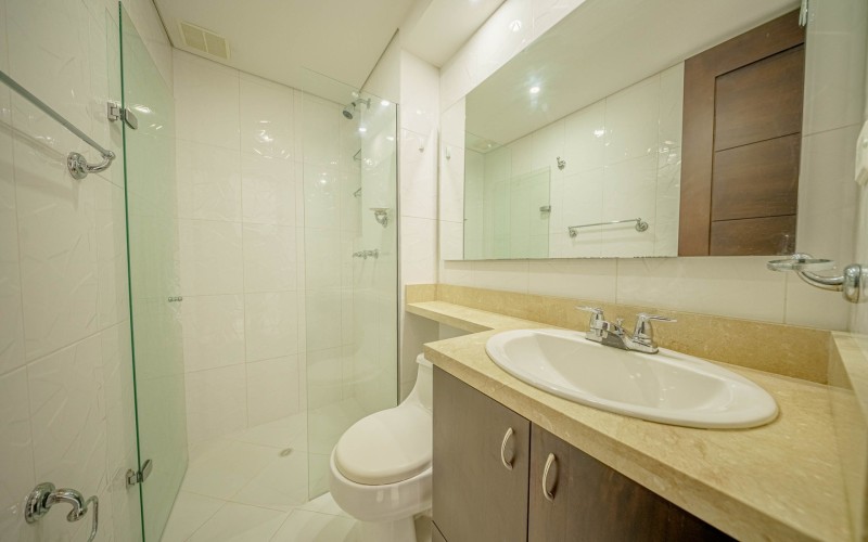 Exclusive 3-Bedroom Apartment for Sale in Laureles – Quiet, Private, and Steps from UPB