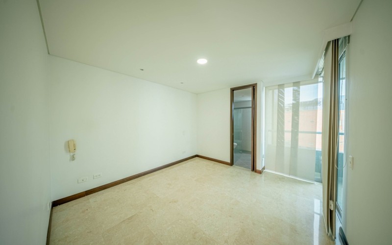 Exclusive 3-Bedroom Apartment for Sale in Laureles – Quiet, Private, and Steps from UPB