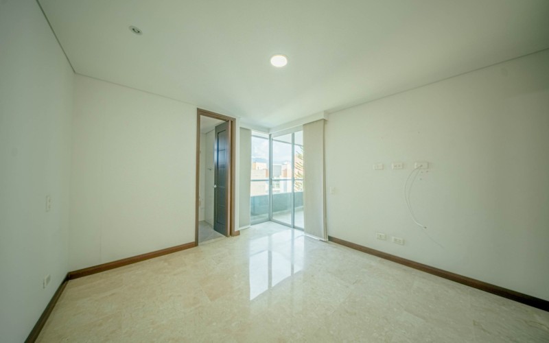 Exclusive 3-Bedroom Apartment for Sale in Laureles – Quiet, Private, and Steps from UPB