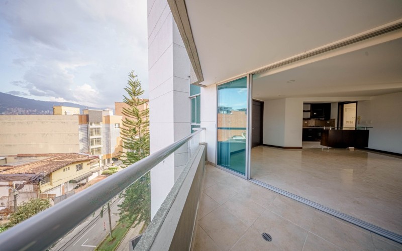 Exclusive 3-Bedroom Apartment for Sale in Laureles – Quiet, Private, and Steps from UPB
