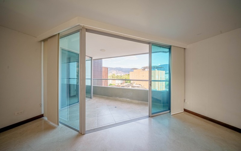 Exclusive 3-Bedroom Apartment for Sale in Laureles – Quiet, Private, and Steps from UPB