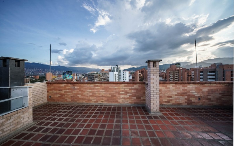 Exclusive 3-Bedroom Apartment for Sale in Laureles – Quiet, Private, and Steps from UPB