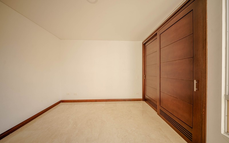 Exclusive 3-Bedroom Apartment for Sale in Laureles – Quiet, Private, and Steps from UPB