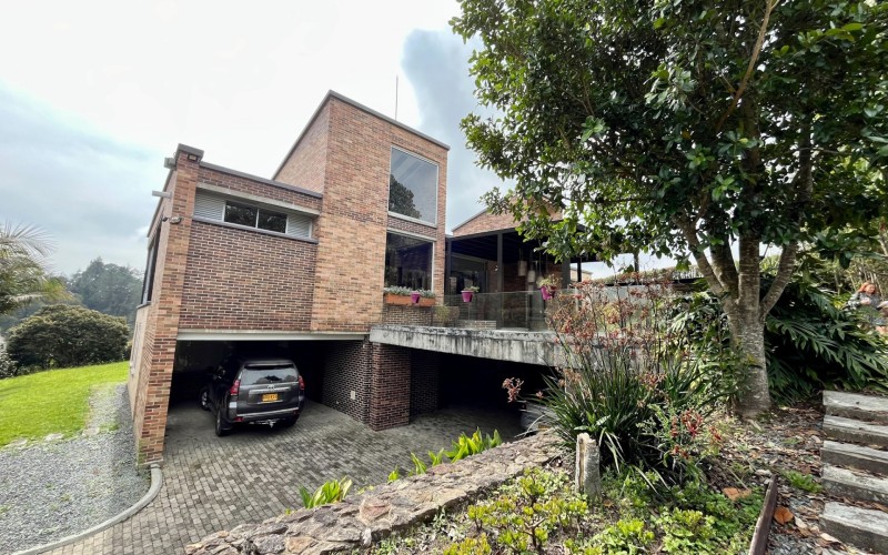 Exclusive House for Sale in Alto de Las Palmas