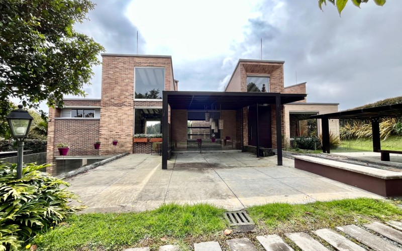 Exclusive House for Sale in Alto de Las Palmas