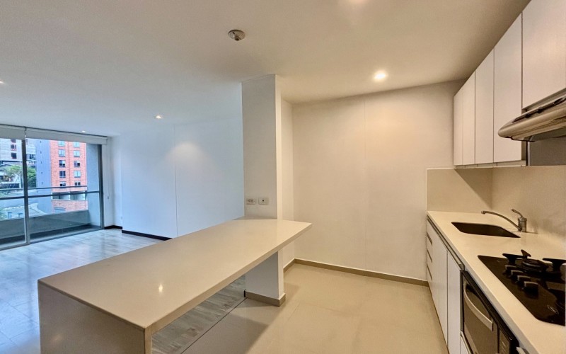Modern Loft for Sale in El Poblado: Near Provenza with Pool and Security 24/7