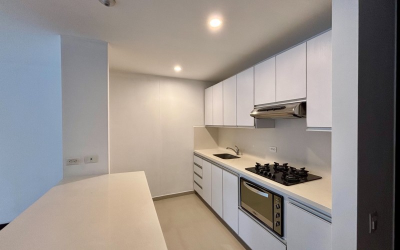 Modern Loft for Sale in El Poblado: Near Provenza with Pool and Security 24/7