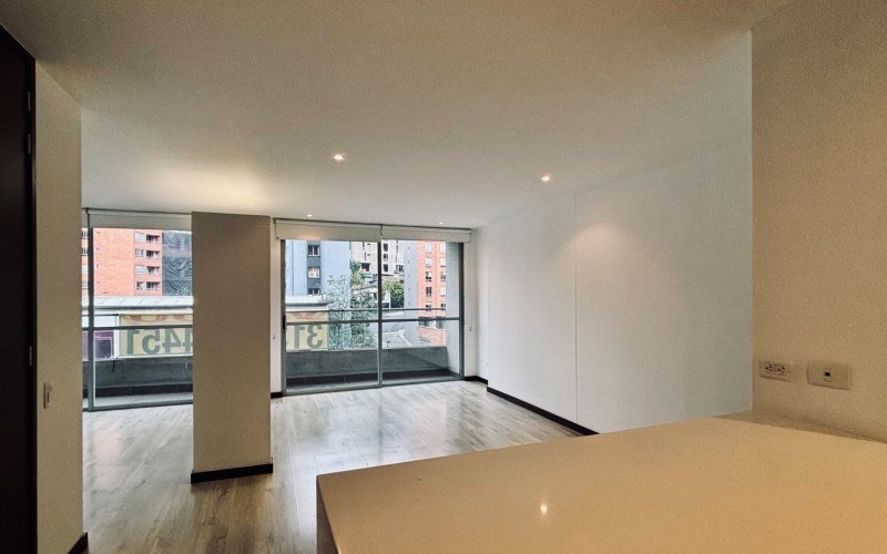 Modern Loft for Sale in El Poblado: Near Provenza with Pool and Security 24/7