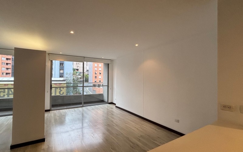 Modern Loft for Sale in El Poblado: Near Provenza with Pool and Security 24/7