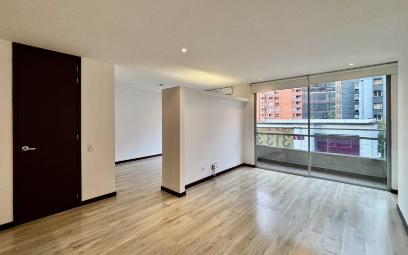 Modern Loft for Sale in El Poblado: Near Provenza with Pool and Security 24/7