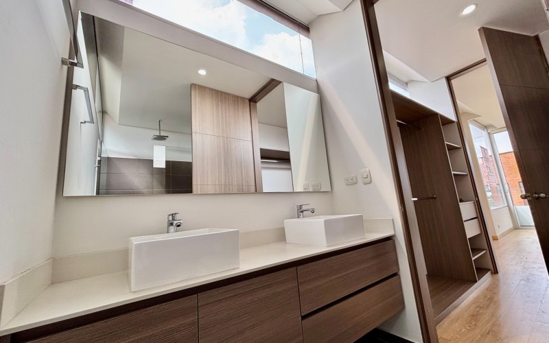 Luxury Apartment for Sale – Medellín, Near Provenza
