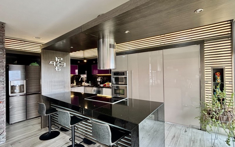 Exclusive Apartment in El Poblado, Medellín – 253m² of Luxury and Comfort