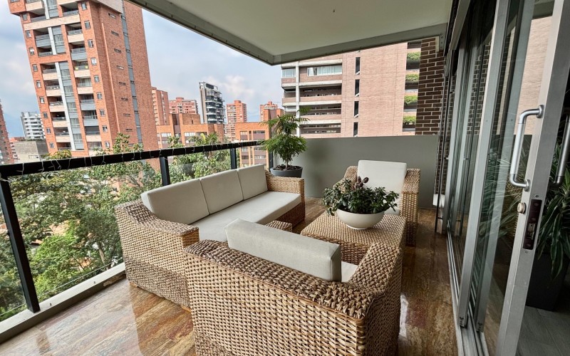 Exclusive Apartment in El Poblado, Medellín – 253m² of Luxury and Comfort