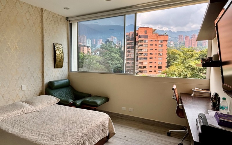 Exclusive Apartment in El Poblado, Medellín – 253m² of Luxury and Comfort