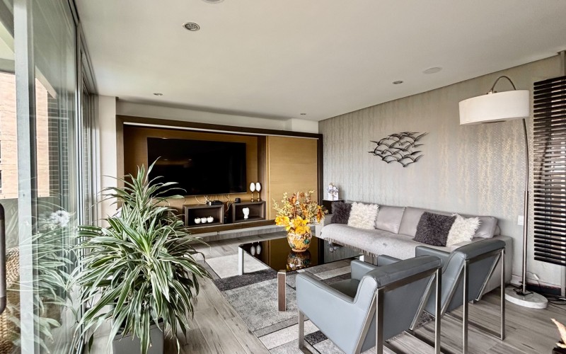 Exclusive Apartment in El Poblado, Medellín – 253m² of Luxury and Comfort