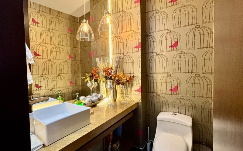 Exclusive Apartment in El Poblado, Medellín – 253m² of Luxury and Comfort