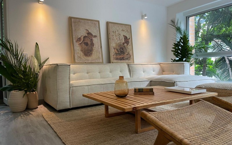 Newly Remodeled Luxury Apartment in El Poblado with Prime Location and Modern Finishes