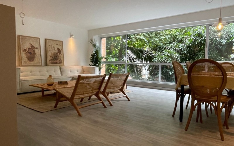 Newly Remodeled Luxury Apartment in El Poblado with Prime Location and Modern Finishes