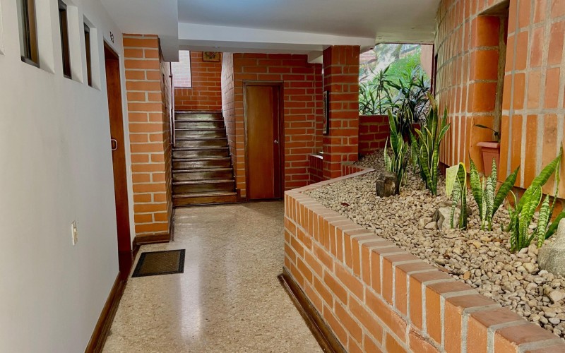 Furnished Apartment in Exclusive Gated Community with Terrace and 4 Bedrooms in El Poblado