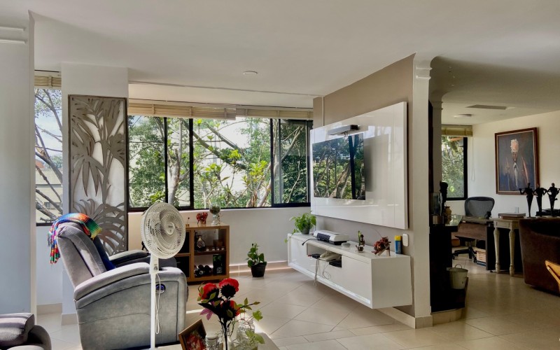 Furnished Apartment in Exclusive Gated Community with Terrace and 4 Bedrooms in El Poblado