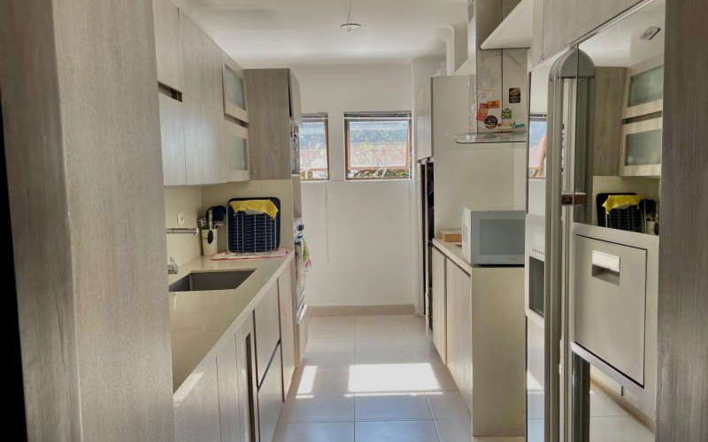 Furnished Apartment in Exclusive Gated Community with Terrace and 4 Bedrooms in El Poblado