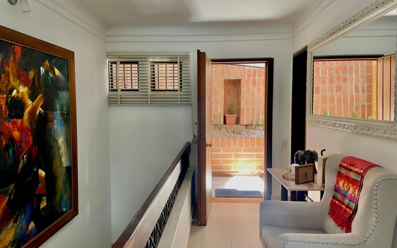 Furnished Apartment in Exclusive Gated Community with Terrace and 4 Bedrooms in El Poblado