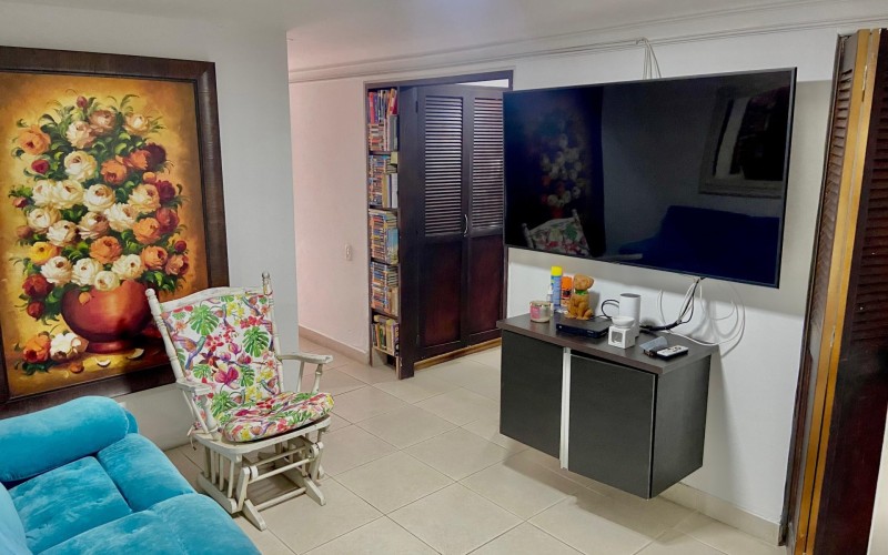 Furnished Apartment in Exclusive Gated Community with Terrace and 4 Bedrooms in El Poblado