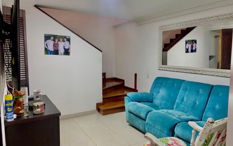 Furnished Apartment in Exclusive Gated Community with Terrace and 4 Bedrooms in El Poblado